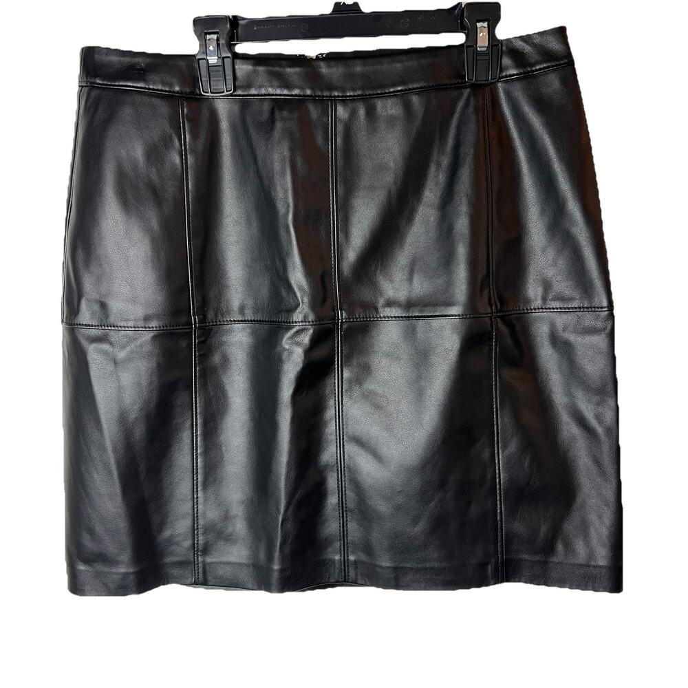 White House Black Market Size 10 Faux Leather Mini Skirt Black